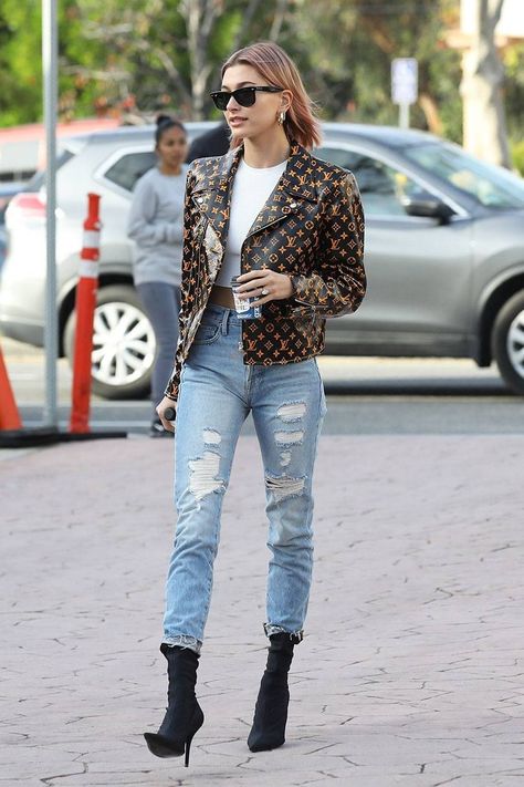 The Sock Boot Trend That Will Always Be in Style | Who What Wear Sock Boots Outfit, Hailey Bieber Street Style, Shoe Trend, Sock Boot, Athleisure Trend, Heels Outfits, Womens Fashion Casual Spring, Sock Boots, Trending Boots