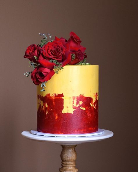 Red And Yellow Birthday Cake, Red And Yellow Wedding Cake, Yellow Cakes, Ombre Cakes, Red Birthday Cakes, Spiderman Birthday Cake, Beautiful Cake Designs, Green Cake, Cake Artist