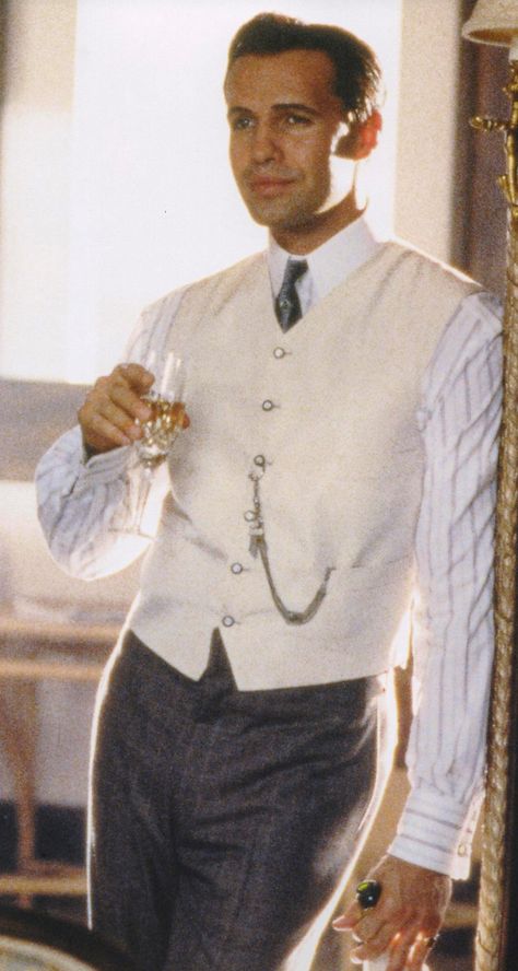 Billy Zane as Cal Hockley in 'Titanic' (1997). Costume Designer: Deborah L. Scott Cal Hockley, Caledon Hockley, Titanic Costume, Male Outfit, Groom Posing, Billy Zane, Groomsmen Photos, Titanic Movie, Wedding Clothes