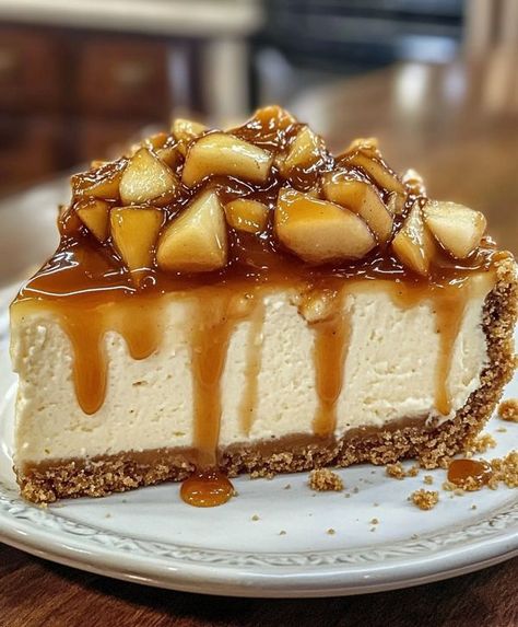 Apple Caramel Cheesecake, Spiced Cheesecake, Apple Topping, Southern Caramel Cake, Pumpkin Pecan Cobbler, Gourmet Caramel Apples, Japanese Dessert Recipes, Caramelized Apples, Apple Caramel