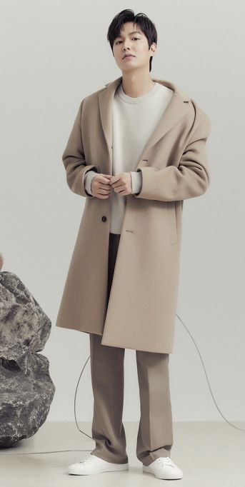 Han Hyo Joo Fashion, Mens Fashion 30s, Lee Min Ho Pics, Men's Fashion Illustration, Winter Wear For Men, Lee Min Ho Photos, Men Coat, Mens Fashion Illustration, Han Hyo Joo