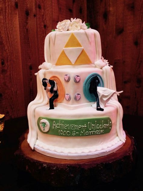 Wedd Cakes, Nerd Wedding Cake, Gamer Wedding Cake, Nerdy Wedding Cakes, Zelda Diy, Wedding Cake Videos, Video Game Wedding, Gamer Wedding, Wedding Cake Images