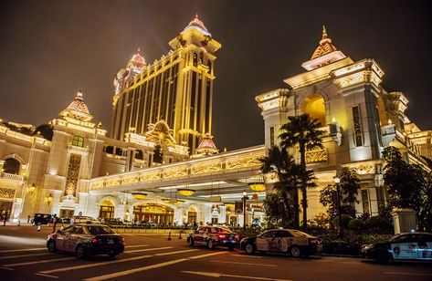 The city’s modern face … the Galaxy Macau casino and hotel Casino Exterior, Interrior Design, Hotel Exterior, Building Aesthetic, Neo Classic, Las Vegas Hotels, Cruise Travel, The Dark Side, Hotel Design