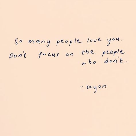 Save your thoughts and energy for the people and things that deserve it.  #loveya Tenk Positivt, Inspirerende Ord, Quotes About Love, Happy Words, So Many People, Reminder Quotes, Some Words, About Love, Many People