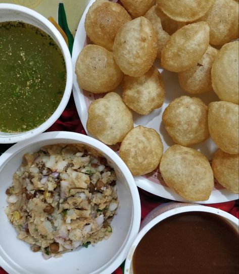 Panipuri Snap, Indian Fast Food, Pani Puri, Food Aesthetics, Chaat Recipe, Vegetarian Snacks Recipes, Desi Food, Vegetarian Snacks, Yummy Comfort Food