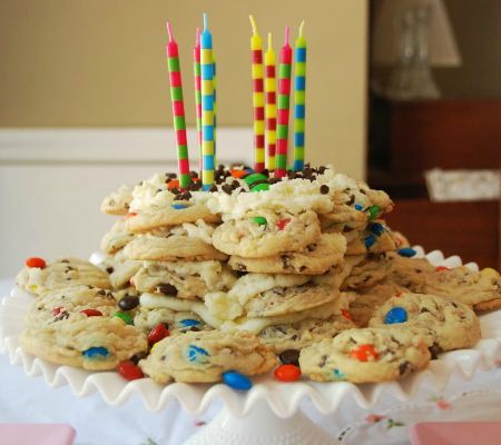 Cookie Stack Cake, Cookie Display Ideas Birthday, Stacked Cookie Cake, Cookie Display Ideas, Birthday Cake Display, Cookie Birthday Cake, Cookie Stack, Stack Cake, Birthday Cake Alternatives