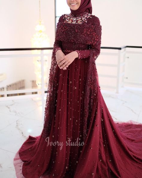 Wedding Gown Hijab, Dress Wedding Hijab, Maroon Hijab, Maroon Wedding Dress, Wedding Dress Hijab, Baju Kahwin, Kebaya Modern Dress, Muslimah Wedding Dress, Muslimah Wedding