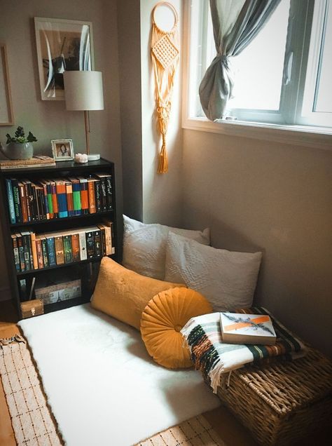 Reading Corner Pillows, Comfy Corner Cozy Nook Floor, Reading Nook In Bedroom Aesthetic, Cozy Reading Corners Nook, Cozy Corners At Home, Reading Nook On Floor, Cozy Reading Corners Bedroom, Reading Nook Rug, Floor Reading Corner