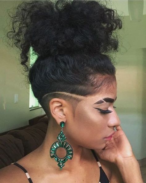 Undercut Curly Hair, Undercut Hair Designs, Undercut Hairstyles Women, Undercut Long Hair, Undercut Designs, Natural Wedding Hairstyles, Shaved Side Hairstyles, Shaved Hair Designs, Side Hairstyles