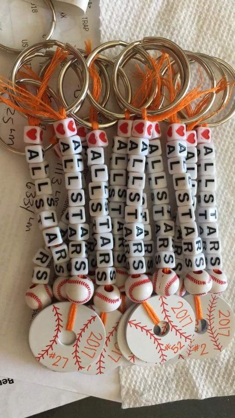 Diy Sports Crafts To Sell, Softball Diy Crafts, Softball Bead Bracelet, Senior Night Bowling Gifts, Softball Gifts For Players Diy, Basketball Diy, Softball Banquet, Keychain Diy Easy, Baseball Snacks