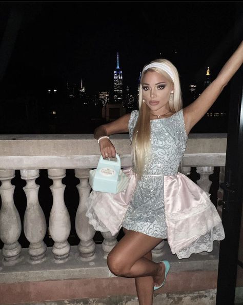 Gabi Demartino Aesthetic, Gabi Demartino Outfits, Gabi Demartino, Ariana Grande Outfits, Hair Color Light Brown, Pink Mini Dress, Light Hair Color, Pink Mini, Pink Mini Dresses