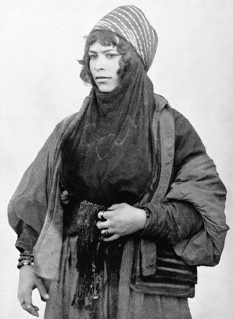 Keturah Bedouin Woman, Syrian Women, Columbian Exposition 1893, World's Columbian Exposition, Middle Eastern Art, Eastern Art, Arab Women, World Cultures, People Of The World