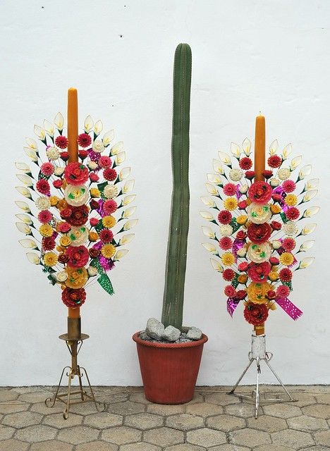 Mexican Candles, Mexican Candle, Mexico Day Of The Dead, Mexico History, Mexican Flowers, Wax Flowers, Mexican Pottery, Flower Candle, Arte Popular