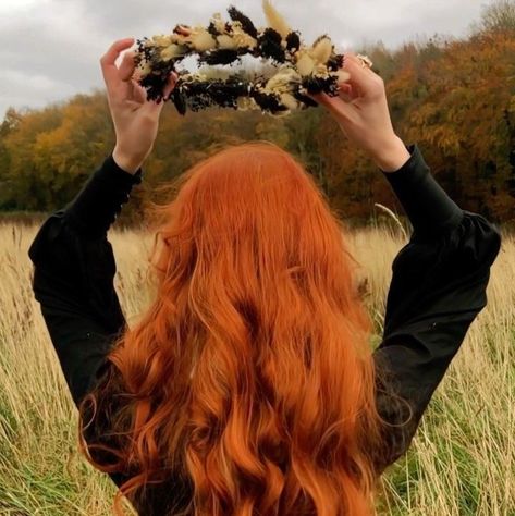 Ginger Witch Aesthetic, Nature Witch Aesthetic, Annie Cresta, Redhead Aesthetic, Witchy Hair, Triss Merigold, Nature Witch, Max Mayfield, Ginger Women