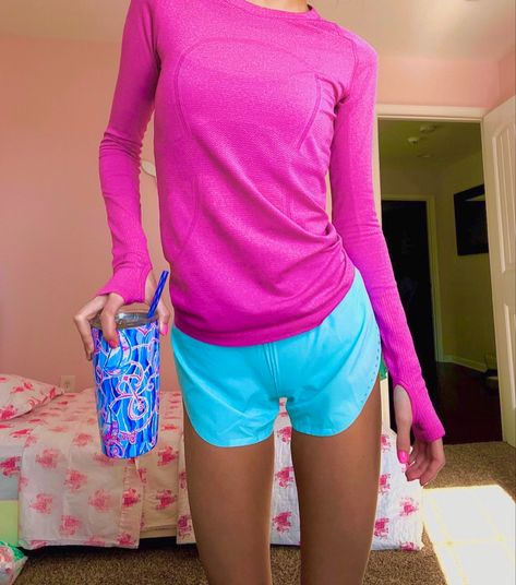 Preppy Outfit Lululemon, Lulu Swiftly Tech Pink, Preppy Swiftly Tech Outfits, Lululemon Pink Swiftly Tech, Lululemon Swiftly Tech Long Sleeve Pink, Lululemon Swiftly Tech Shirt, Lulu Clothes, Lululemon Closet, Workout Lifestyle