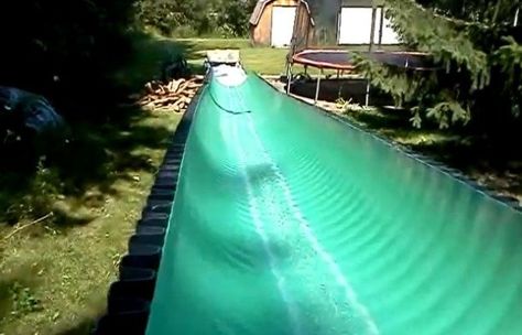 DIY water slide Diy Water Slide, Water Slides Backyard, Backyard Slide, Piscina Diy, Diy Slide, Diy Slides, Lake Ideas, Backyard Buildings, Diy Playground