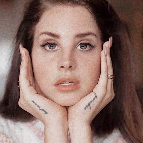 Lana Del Rey Quotes, Lana Del Rey Art, Lana Rey, Elizabeth Grant, Lust For Life, Queen Mother, Lana Del Ray, Grunge Hair, Drawing People