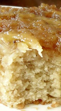 Banana Upside Down Cake Banana Upside Down Cake Recipe, Banana Upside Down Cake, Savory Cakes, Cake Banana, Bread Snacks, Upside Down Cake, Banana Recipes, Snack Cake, Pumpkin Cake