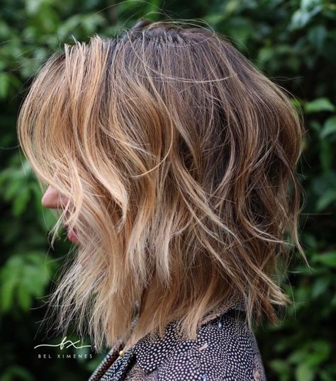 Lob Haircut With Bangs, Lob Haircut Layered, Lady Locks, Shaggy Lob, Layered Haircuts Shoulder Length, Bangs For Round Face, Hot Hair Colors, Peinados Recogidos, Lob Hairstyle