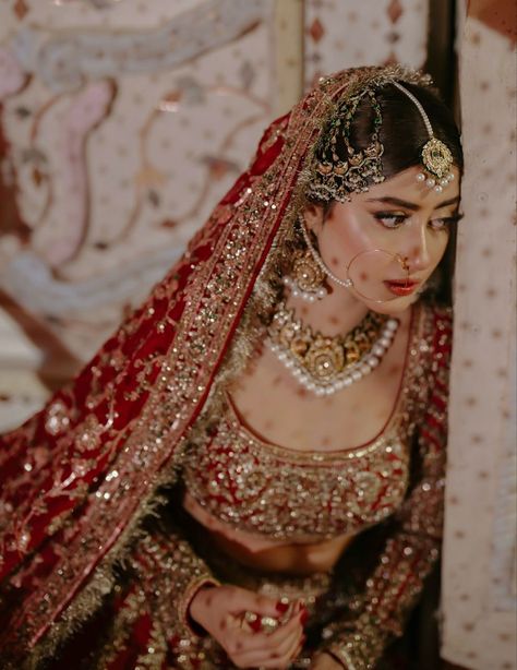 Pakistani Nikkah Bride, Aesthetic Watches, Bride Fashion Photography, Hussain Rehar, Shiny Makeup, Bridal Lengha, Red Bridal Dress, Desi Wedding Dresses, Indian Bridal Photos