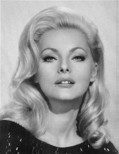 Vintage Pinups, Virna Lisi, 1960s Hair, She Walks In Beauty, Septième Art, Italian Actress, Hollywood Icons, Actrices Hollywood, Moda Boho