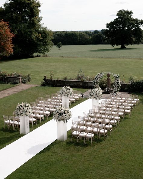 Luxurious Outdoor Wedding, Wedding Decorations Photos, Uk Outdoor Wedding, White Out Wedding, Wedding Ceremony Inspo Outdoor, Elegant Wedding Ceremony Outdoor, Outside Wedding Ceremony Aisle, Outdoor Wedding Uk, Southern Wedding Ideas Classy