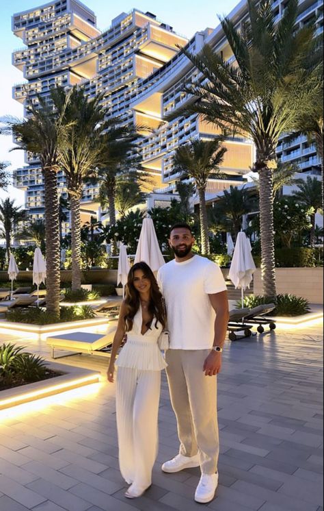 Dubai Men Outfit, Dubai Couple, Tarsha Whitmore, Dubai Outfit, Vacation Outfits Men, Dubai Outfits, Holiday Outfits Summer, Couples Holiday, Instagram Couples