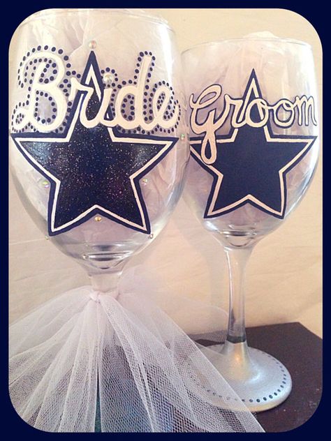 Dallas Cowboys Wedding Glasses, Sports Themed Wedding Toasting Glasses, Wedding Gift, Bridal Shower Dallas Cowboys Wedding, Dallas Cowboys Theme, Toasting Glasses Wedding, Dallas Cowboys Party, Dallas Cowboys Gifts, Sports Themed Wedding, Football Wedding, Cowboy Crafts, Bridal Shower Champagne