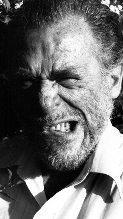 Charles Bukowski Frases, Henry Charles Bukowski, Charles Bukowski Quotes, American Poets, Writers And Poets, Charles Bukowski, Black And White Portraits, Lee Jeffries, Bukowski