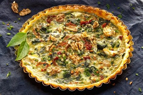 Spinach Quiche with Sun-Dried Tomatoes Tomato Quiche, Spinach Quiche, Diner Recept, Low Carb Diets, Carb Dinner, Low Carb Dinner Recipes, High Protein Low Carb, Sun Dried Tomatoes, Low Carb Dinner