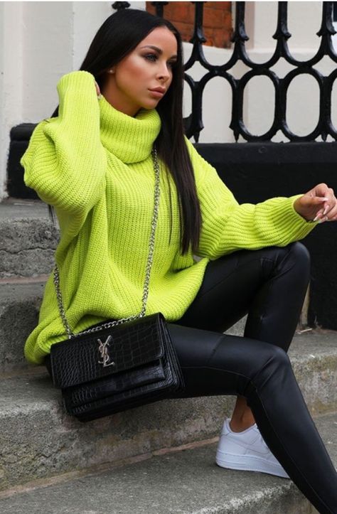 Ropa Color Neon, Green Sweater Outfit, Oversized Jumper Dress, Lime Green Sweater, Neon Sweater, Look Legging, Oversized Polo, Chique Outfit, Pullovers Outfit