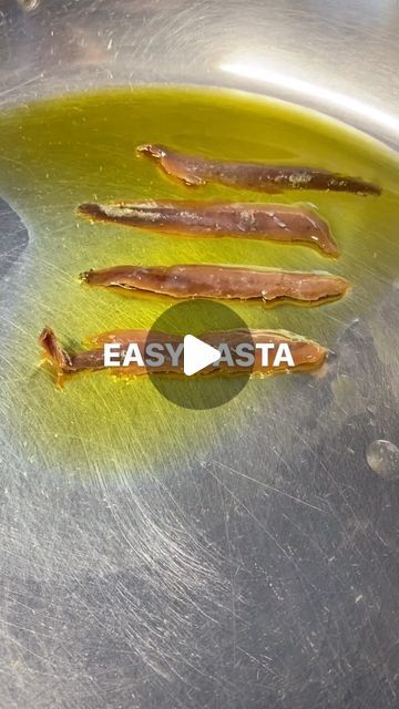 O S T E R I A 1 6 on Instagram: "O16 TV

INGREDIENTS: 

Oliveoil
Anchovies
Garlic (fresh)
Butter
Pepperoncini
Cooking water
Pasta
Lemon
Parmesan

#osteria16
#osteria16ravnsborggade 
#osteria16sønderboulevard 
#osteria16kogebog 
#easypasta
#simplepasta
#italianfood
#anchovies 
#copenhagenfoodguide 
#freshpasta
#eatcopenhagen" Anchovy Butter Pasta, Pasta Anchovies Garlic, Anchovie Recipes, Pasta Serving Ideas, Anchovie Pasta, Pasta Street Food, Pasta Anchovies, Anchovies Pasta, Pasta With Anchovies