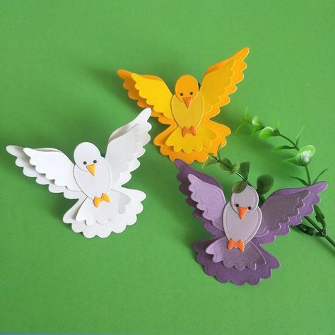 Quilled Creations, Paper Flower Crafts, Paper Birds, Hand Crafts For Kids, Wall Hanging Crafts, Bird Crafts, Paper Flower Wall, Paper Flowers Craft, Seni Origami