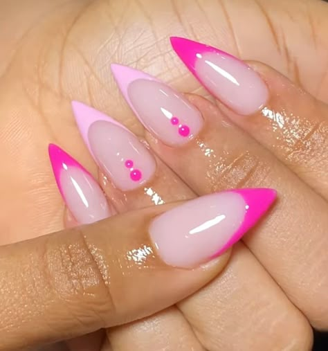 August Nails Almond, Natural Pink Nails With Design, Fun French Tips Almond, Do It Yourself Nails, Pink Tip Nails, Sassy Nails, Vacation Nails, Dope Nail Designs, Acrylic Nails Coffin Short