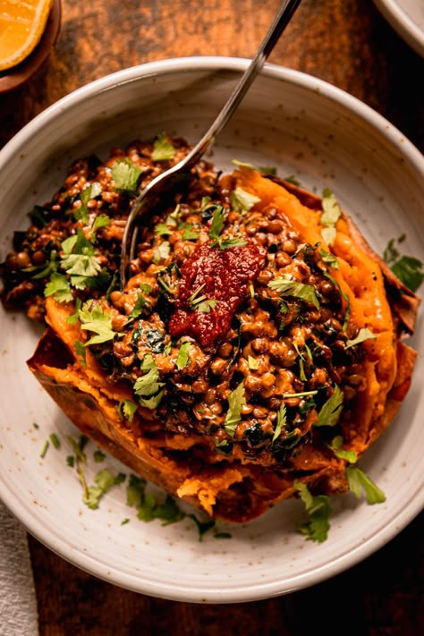 Harissa Coconut Lentils with Kale & Roasted Sweet Potatoes Coconut Lentils, Easy Vegan Dinner, Wild Harvest, Vegan Meal, Roasted Cauliflower, Roasted Sweet Potatoes, Vegetarian Meals, Meatless Monday, Vegan Dinner Recipes