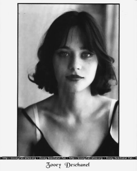 Zooey Deschanel, Small Businesses, Short Hair, A Woman, Black And White, Hair, White, Black