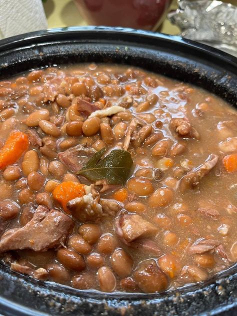 Slow Cooker Pinto Beans And Ham - Easy DIY Recipes Crockpot Pinto Beans Recipe, Pinto Beans And Ham, Sweet Sides, Slow Cooker Pinto Beans, Beans Recipe Crockpot, Beans And Ham, Magical Fruit, Beans In Crockpot, Pinto Bean Recipes