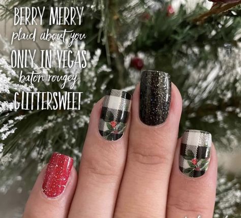 Favorite Flannel Color Street Combo, Scot Topic Color Street Mixed Mani, Christmas Color Street Nails, Color Street Christmas 2023, Christmas Color Street Combos, Color Street Christmas Combos, Color Street Christmas, Cosmo School, Nail Combos