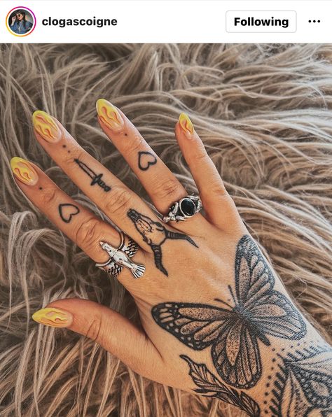 Tattoos Abstract, Tattoos Japanese, Tattoos Watercolor, Cowgirl Tattoos, Abstract Tattoos, Maori Tattoos, Tattoo Concepts, Knuckle Tattoos, Hand And Finger Tattoos