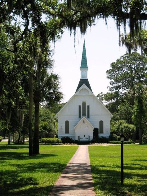 white country church Church Christian, Abandoned Churches, Country Churches, Old Country Churches, Church Pictures, Beautiful Churches, Take Me To Church, St Simons, Country Church