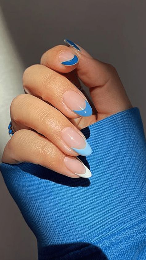 Blue Gel Tips Nails, Dusty Blue French Tips, Dark Blue To Light Blue Nails, L French Tip Nails, Blue French Tip Designs, Blue And White French Nails, Simple Almond Nails Summer, French Manicure Blue, French Tips Blue