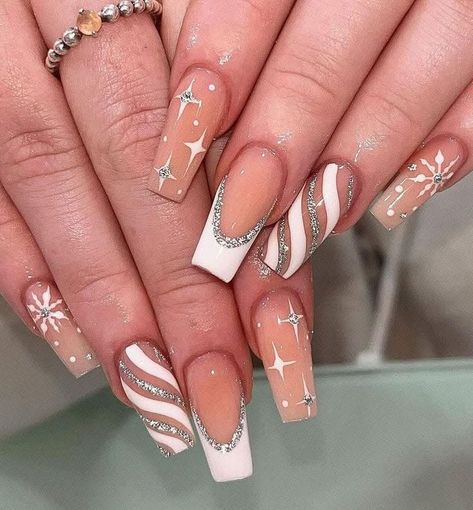 Glitter Christmas Nails, Slay Nails, Long Square Nails, Nail Board, Glitter Manicure, Stylish Nails Designs, Wavy Lines, Festive Look, Winter Nail Designs