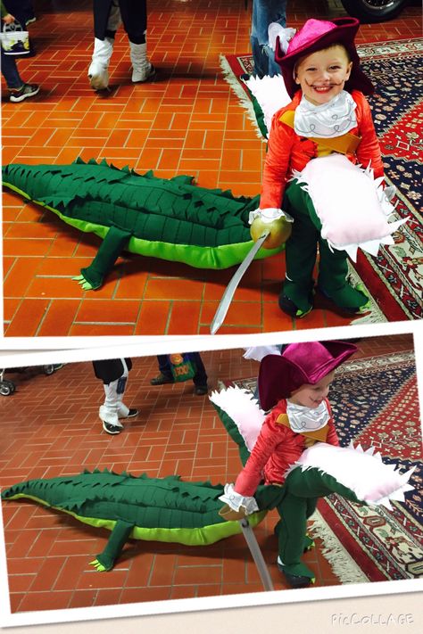 Captain Hook costume - tic tock crock Peter Pan And Hook Costume, Peter Pan Halloween Costume, Fancy Dress Diy, Peter Pan Halloween Costumes, Peter Pan Halloween, Alligator Costume, Hook Costume, Sully Costume, Peter Pan Characters