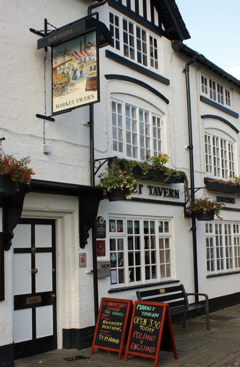 The Market Tavern, The Square, Sandbach, Cheshire, England dates from 1680 a former coaching inn. Fairytale Architecture, Chiltern Hills, Window Architecture, High Wycombe, British Pub, Quaint Cottage, City Planning, Nags Head, Georgian Era