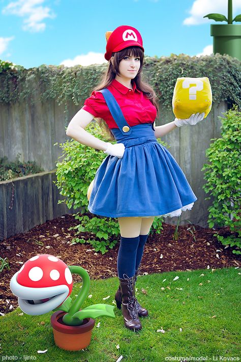 It's a me, Mario! Mario Cosplay, Mario Costume, Nerdy Outfits, Video Game Cosplay, Cosplay Characters, Amazing Cosplay, Lara Croft, Cute Cosplay, Best Cosplay