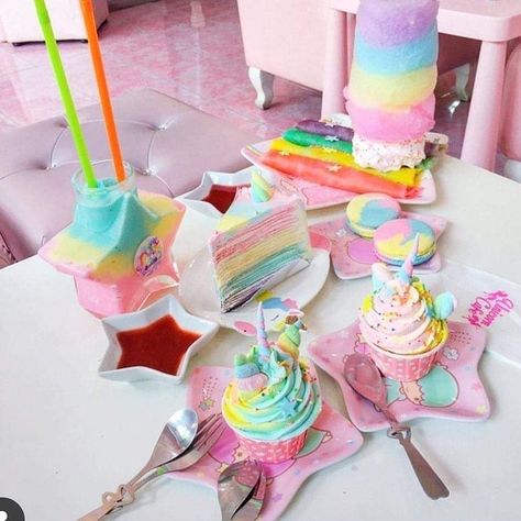 Unicorn Cafe, Rainbow Desserts, Sweet Drawings, Cute Desserts, Beautiful Food, Japanese Food, Cotton Candy, Bangkok, Thailand