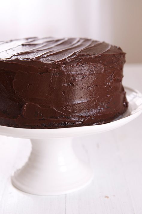 Epic chocolate cake Ultimate Chocolate Cake, Fudgy Brownie Recipe, Chocolate Mud Cake, Cake Cafe, Chocolate Fudge Cake, Mud Cake, Chocolate Toffee, Best Chocolate Cake, Fudge Cake