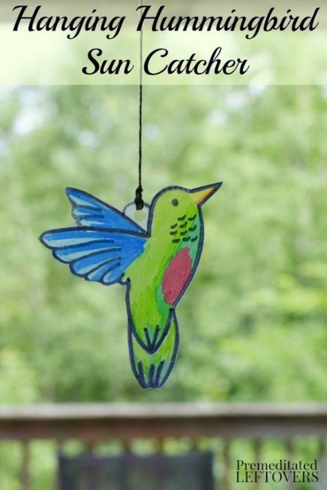 Hanging Hummingbird Sun Catcher Craft idea for Kids. Create this colorful hummingbird sun catcher with your kids. It's a fun and frugal art and crafts project to study birds or the letter H. Hummingbird Crafts, Bird Crafts For Kids, Kites Craft, Bible Camp, Colorful Hummingbird, Hummingbird Suncatcher, Recycled Crafts Kids, Camp Crafts, Suncatcher Craft