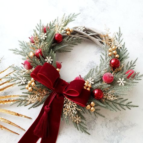 Christmas Crown Door, Wreaths For Front Door Christmas, Christmas Crown, Traditional Christmas Wreath, Red Christmas Wreath, Rustic Christmas Wreath, Natural Wreath, Santa Wreath, Dried Flower Wreaths