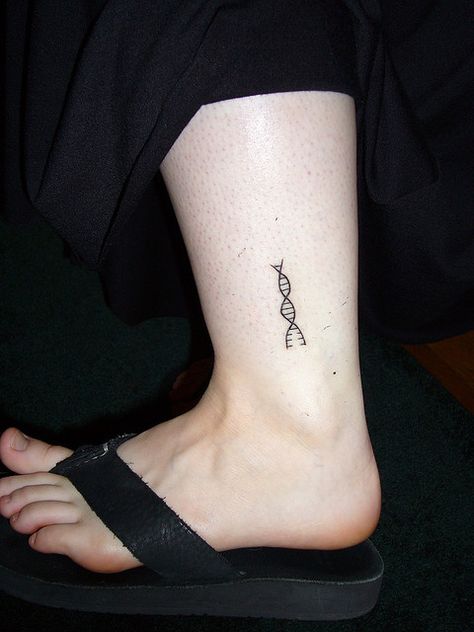 DNA Tattoo. I like how small this is Taylor Booth, Small Science Tattoos, Biology Tattoo Ideas, Biology Tattoo, Tattoo Ideas Minimalist, Science Tattoo, Fire Fighter Tattoos, Science Tattoos, Dna Art